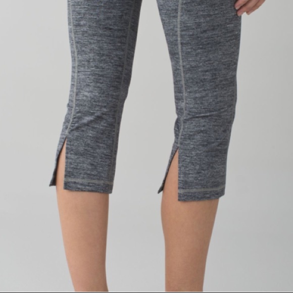 Lululemon Gather and Crow II crop - Picture 6 of 6